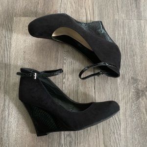 Nine West Wedge Heels sz 8.5
